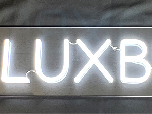 LEDネオン看板（ネオンサイン）アクリル板通常タイプ製作事例 LUXB 白 ホワイト