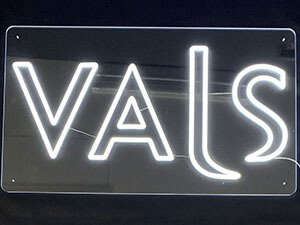 LEDネオンサイン看板製作事例　アクリル板通常タイプ VALS ダブルライン ホワイト