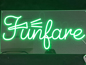 LEDネオンサイン看板製作事例　アクリル板通常タイプ Funfare 緑 グリーン